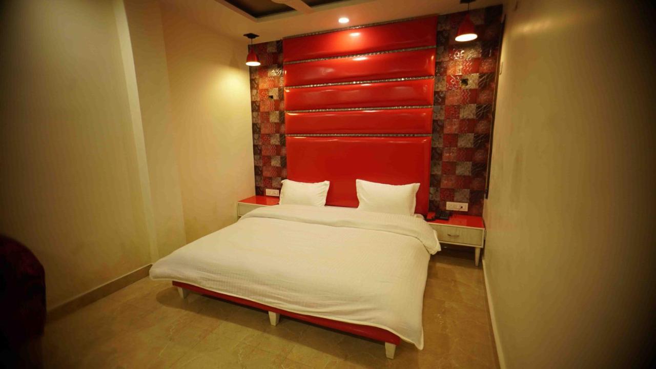 Hotel Soluxe Yamuna Nagar Экстерьер фото